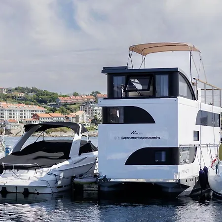 Barco-Apartamento Atlantis Botel