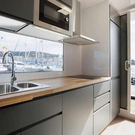 Botel Barco-Apartamento Atlantis *