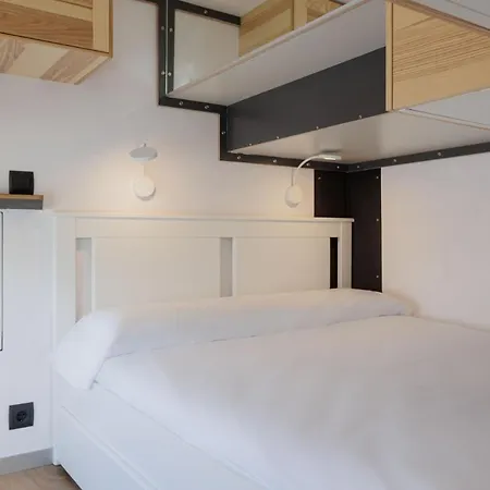 Barco-Apartamento Atlantis Botel *