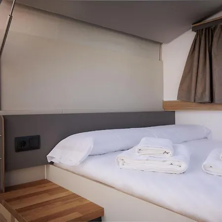 Botel Barco-Apartamento Atlantis Sanxenxo